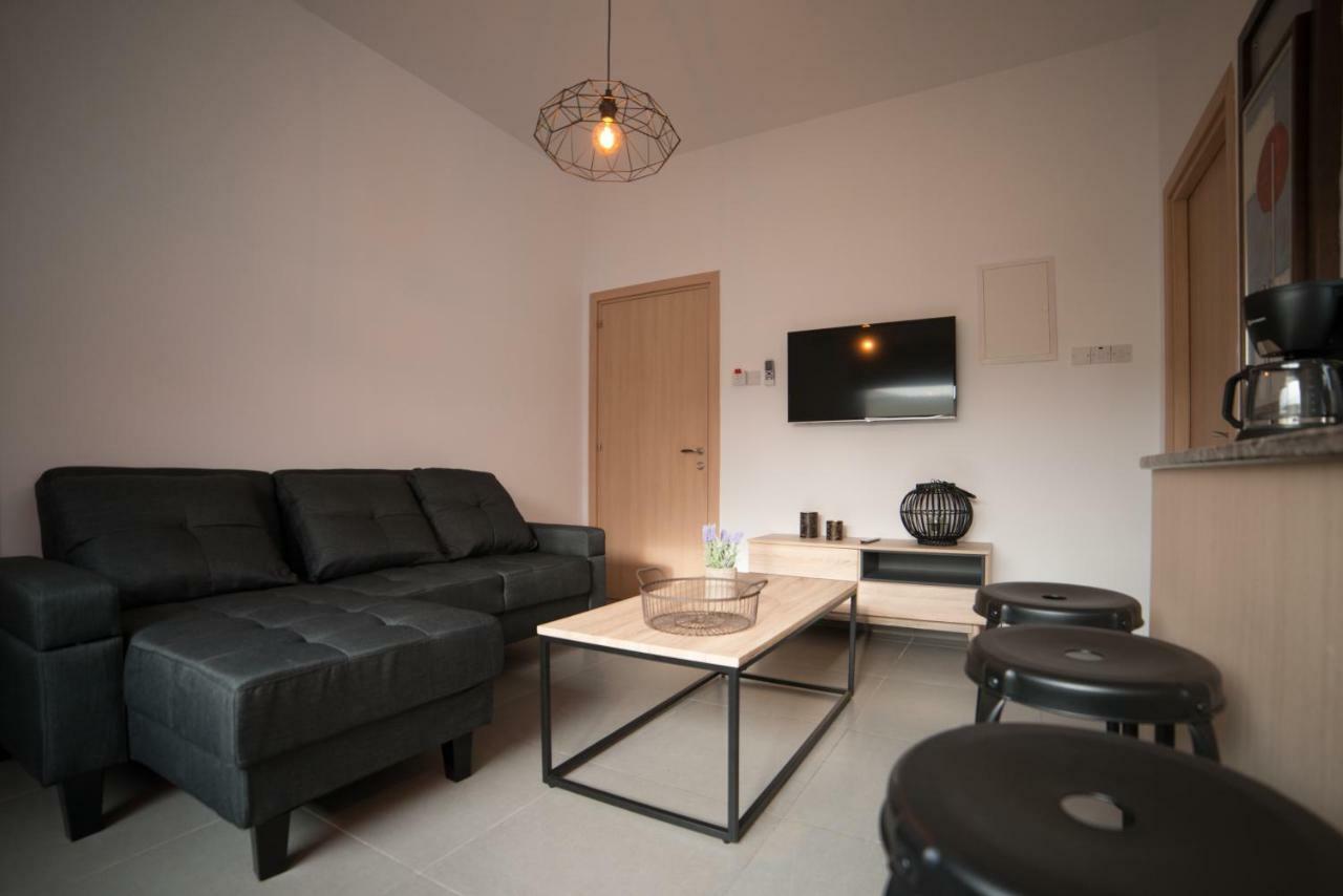 Mcplaces Holiday Apartments Paphos Exterior photo